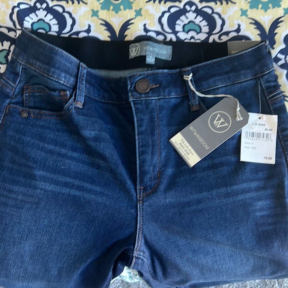 Wit and wisdom, jeans size for never been worn. Great tummy tuck jeans.